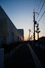 Fototapeta premium 朝焼けの空と住宅地