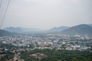 Panoramablick auf See und Tal Lake Pushkar Pushkar in Indien vom Hinduistischer Bergtempel