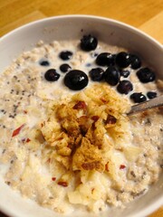 Porridge with fruits