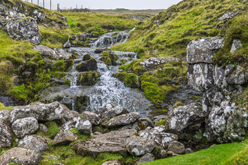 Wasserfall Landschaft auf den Färöer Inseln