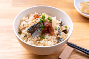 さばと梅干しの炊き込みご飯