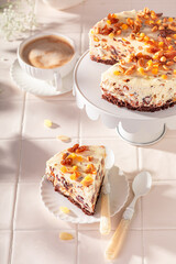 Sweet walnut cheesecake made with mascarpone and nuts.