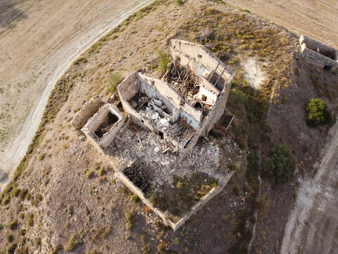 Casa en ruinas abandonada en la Segarra