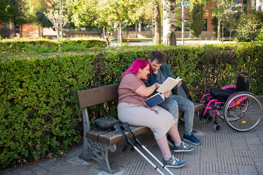 Couple studying in college park, embracing inclusivity and support