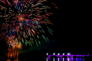 Feu d'artifice &agrave; Avignon sur le Rh&ocirc;ne 