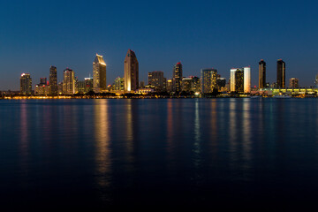 Fototapeta premium city skyline with reflection