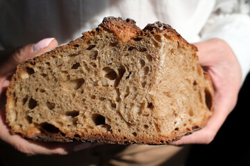 Share bread for Lent starting Ash Wednesday and ending Holy Thursday evening, France