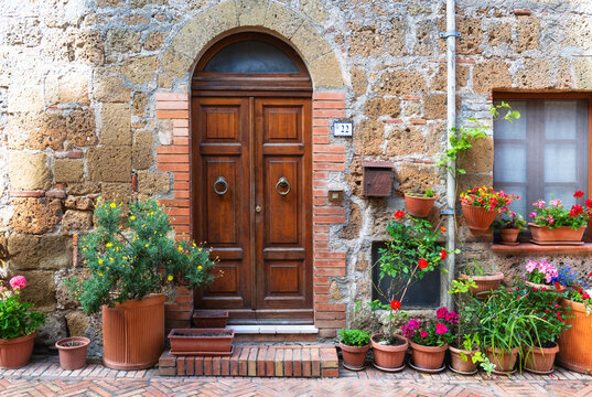 Fototapeta Streets of Sovana, one of the most beautiful villages of Italy, Grosseto, Tuscany, Italy