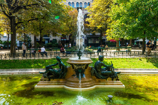 Fountain, Square Emile Chautemps, Paris, France