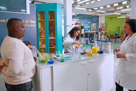 Children doing experiments at Science Center