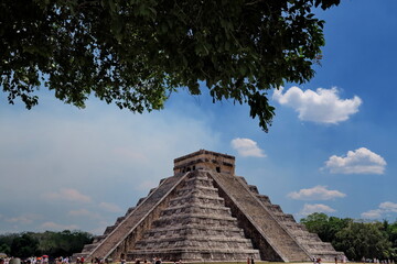 Chichén Itzá, pyramide à degrés, El Castillo. Ruines Maya. Yuakatan. Mexique.
