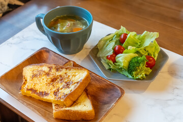 フレンチトーストモーニング