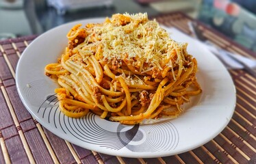 spaghetti with meatballs