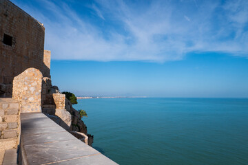 Blick auf das Mittelmeer in Peníscola, Provinz Castellón, Autonome Gemeinschaft Valencia, Spanien