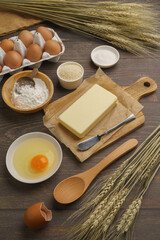 バターと小麦粉と生卵｜料理・お菓子作り　イメージ