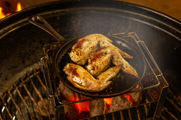 チキンステーキ　Chicken steak outdoors at a campsite