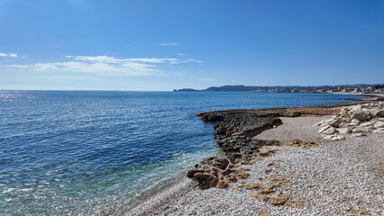 Puerto de javeaa en Alicante (España), vistas del mar, rocas, montaña del cabo de Sant Antoni en...