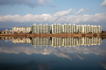 물,아파트,소양강,의암호,우두동,춘천시,강원도 © JinChang