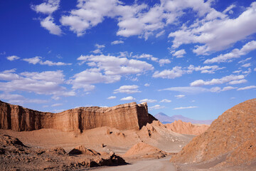Fototapeta premium Moon Valley Amphitheater, Valle de la Luna, Atacama desert, San Pedro de Atacama, Chile