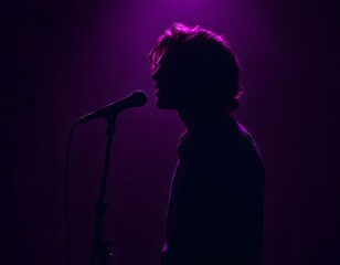Naklejka premium Singer Silhouette Purple Stage Lighting Music Concert
