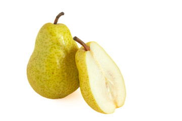 Dos peras y una de ellas a la mitad