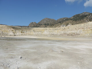 Im Vulkankrater Stefanos und Caldera von Nisyros