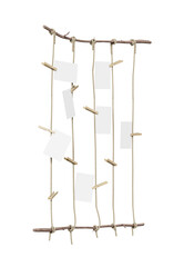 나뭇가지 집게에 걸려있는 빈 종이 메모지 목업  Blank Paper Hanging on Branch with Wooden Clip Mock up