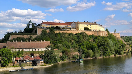 Fototapeta premium Petrovaradin Fortress by the Danube river in spring