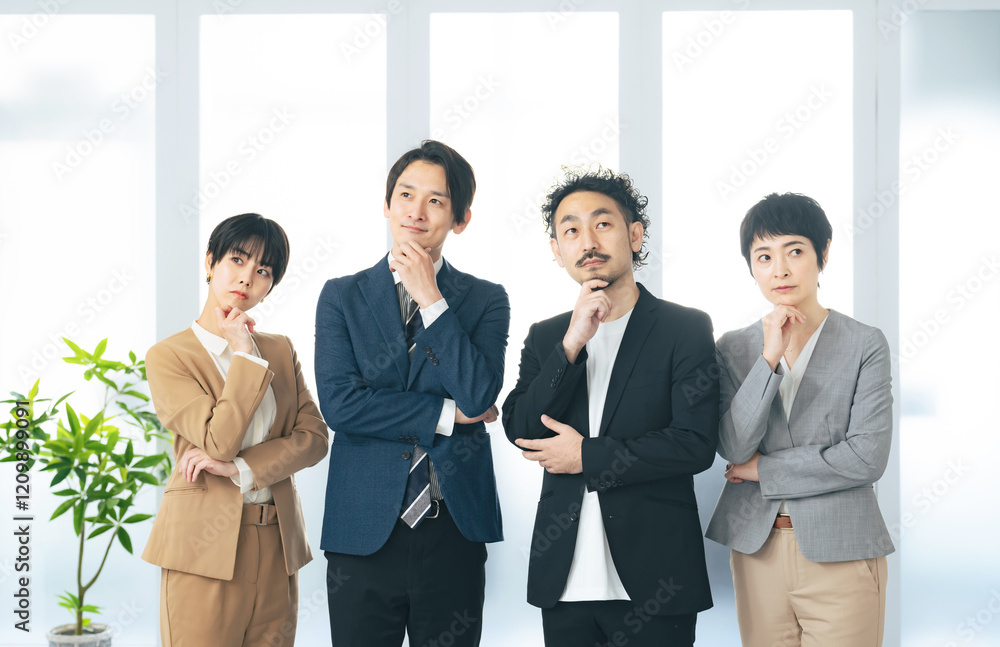 Poster ビジネスパーソン、グループ、考える、疑問、想像、期待、楽しみ、チームワーク、同僚、会社員、企業、人材、会社、オフィス、仕事、働く、待遇、給料、賃上げ、福利厚生、男性、女性、日本人、ビジネスマン、ビジネスウーマン、世代、経営、マネジメント、経営者、社長、上司、部下、迷う、悩む、課題、仲間、スーツ、検討、希望、目標、チャレンジ、コピースペース、アイデア、企画、プロジェクト、インスピレーション、発想、思
