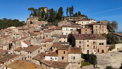 Obraz premium Cetona, exclusive tourist destination in Tuscany, Siena. Italy. Aerial view of the medieval village of Cetona, a famous tourist attraction in Tuscany.
