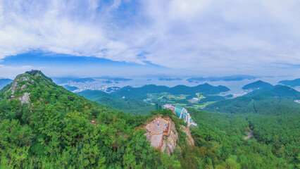 통영시 미륵산 전망대에서 내려다본 한려수도 풍경