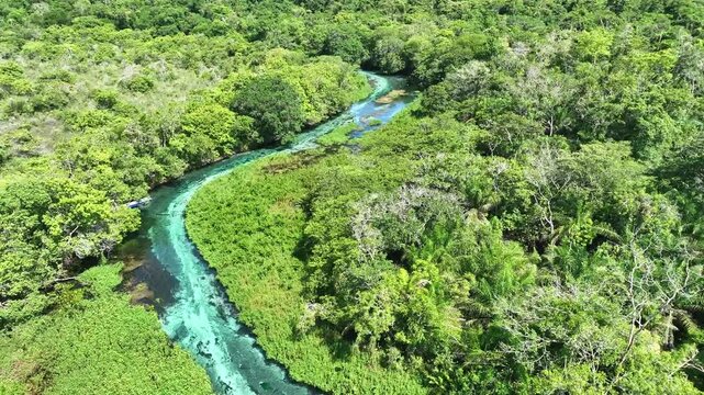 Vuelo de dron en Bonito MS, Brasil
