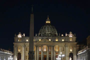 Obraz premium St. Peter's Basilica at night - Rome, Italy. High quality photo