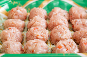 パック入り鶏つくね