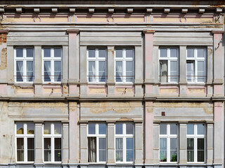 Obraz premium Facade of an old residential building