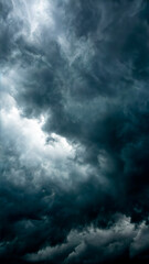 Obraz premium Dark, menacing storm clouds fill the sky, adding an air of unease.