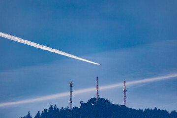 waning moon at the beginning of the year at dusk! © AGUS