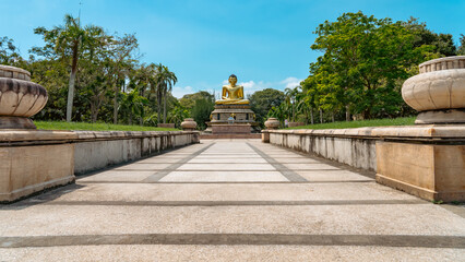 Buddha Statue, Viharamahadevi Park