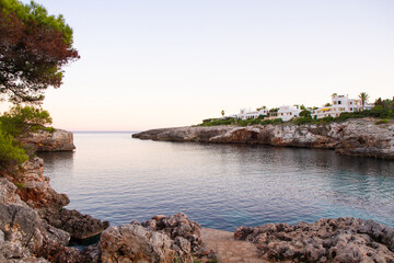 Obraz premium horizon on a beautiful seascape from a rocky shore