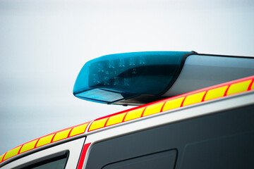 Blaulichtbalken eines Einsatzfahrzeuges