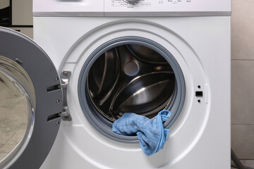 Special cloth for wiping moisture from the washing machine. Preventing mold formation.