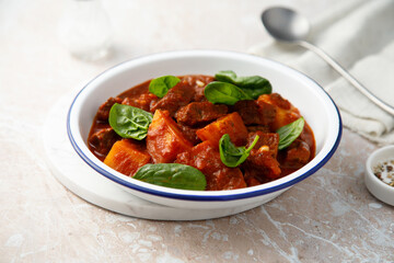 Beef goulash with pumpkin