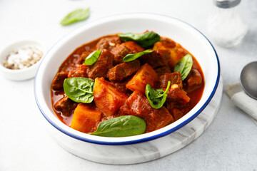 Beef goulash with pumpkin