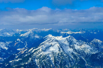 Fototapeta premium Bergpanorama Wettersteingebirge mit Schnee