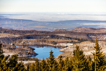 Winterwanderung durch den winterlichen Nationalpark Harz zum höchsten Punkt auf dem Brocken -...