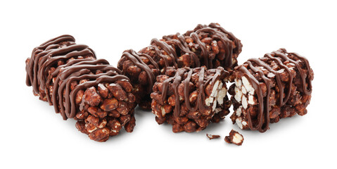 Obraz premium Delicious chocolate puffed rice bars isolated on white