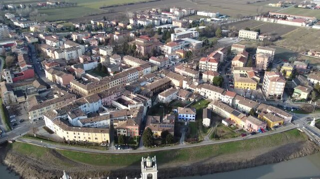 Veduta aerea del Palazzo Ducale di Colorno a Parma e dei suoi giardini, noto anche come Reggia di Colorno, &egrave; un edificio nel territorio di Colorno (provincia di Parma), Emilia Romagna, Italia