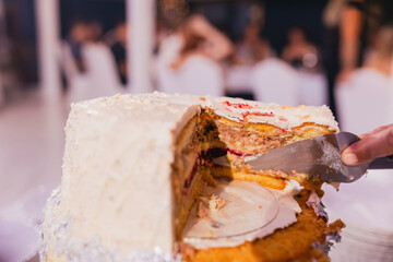 Piece of cake, cutting the cake