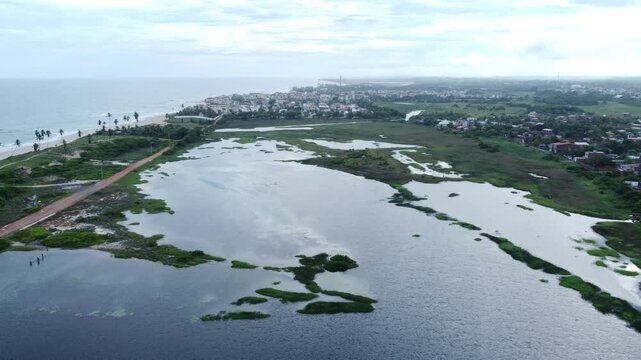 images of the beautiful beaches of arembepe cama&ccedil;ari bahia
