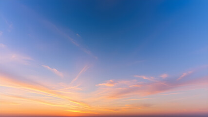 Obraz premium A beautiful great sunset over the sea